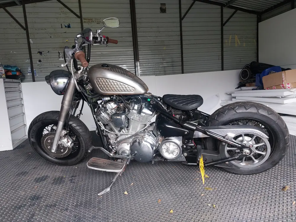 Raw metal bare-metal bobber build