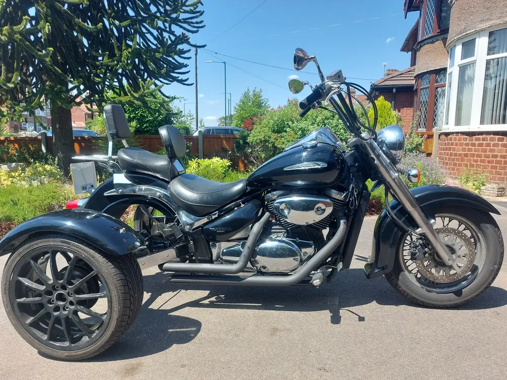 Black Suzuki Volusia trike conversion